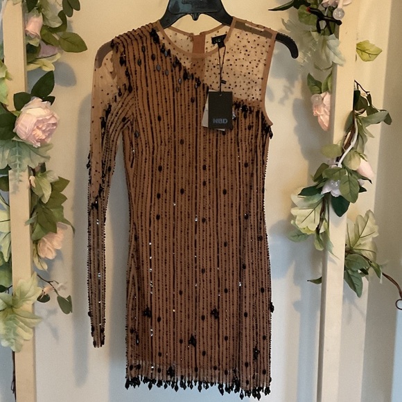 NBD. EMBELLISHED. Elegant Black and Tan One-Shoulder Dress MINISIZE XXS - Picture 5 of 14